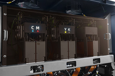 4 وحدات طباعة (قابلة للتوسيع)